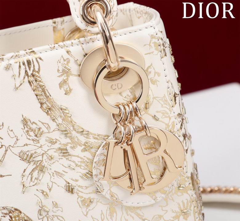 M050588 17X15X7cm HX 0