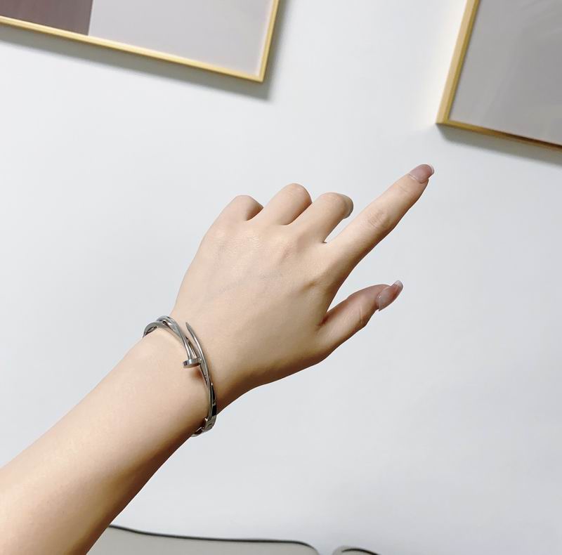 Cartier bracelet 09lyx1 (9)