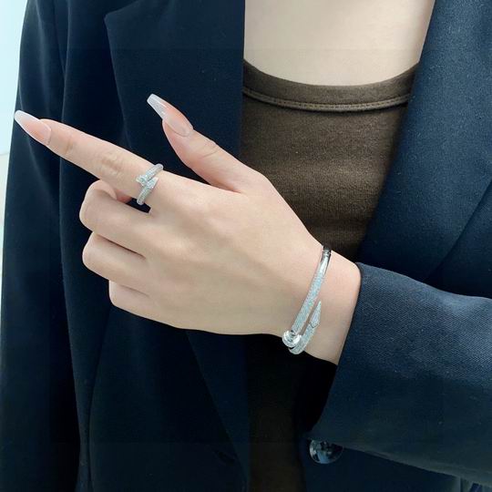 Cartier bracelet 11lyh151 (1)