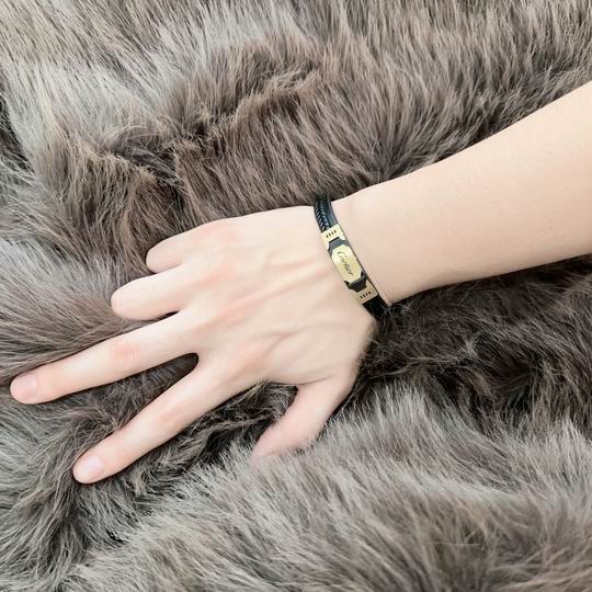 Cartier bracelet 11lyh174 (1)