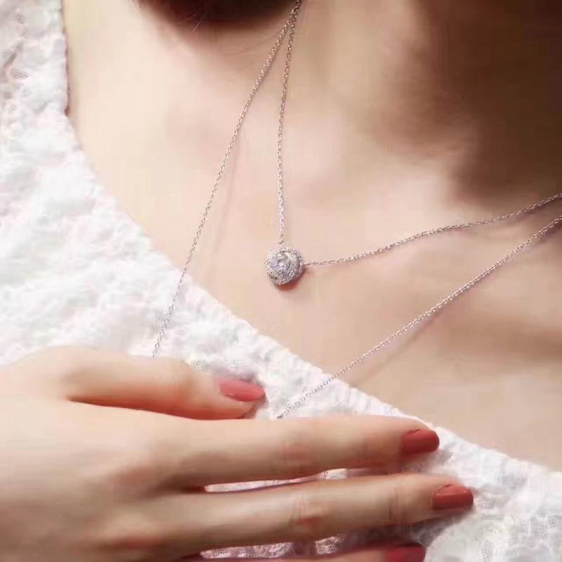 Cartier necklace 03lyx64 (7)