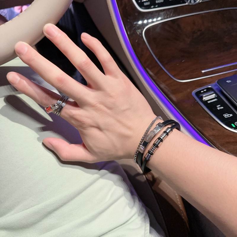 Cartier bracelet 03lyh243 (1)