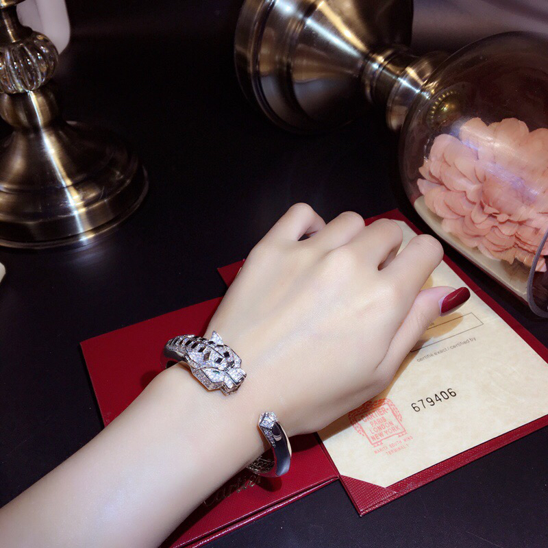 Cartier bracelet 11lyx23 (9)