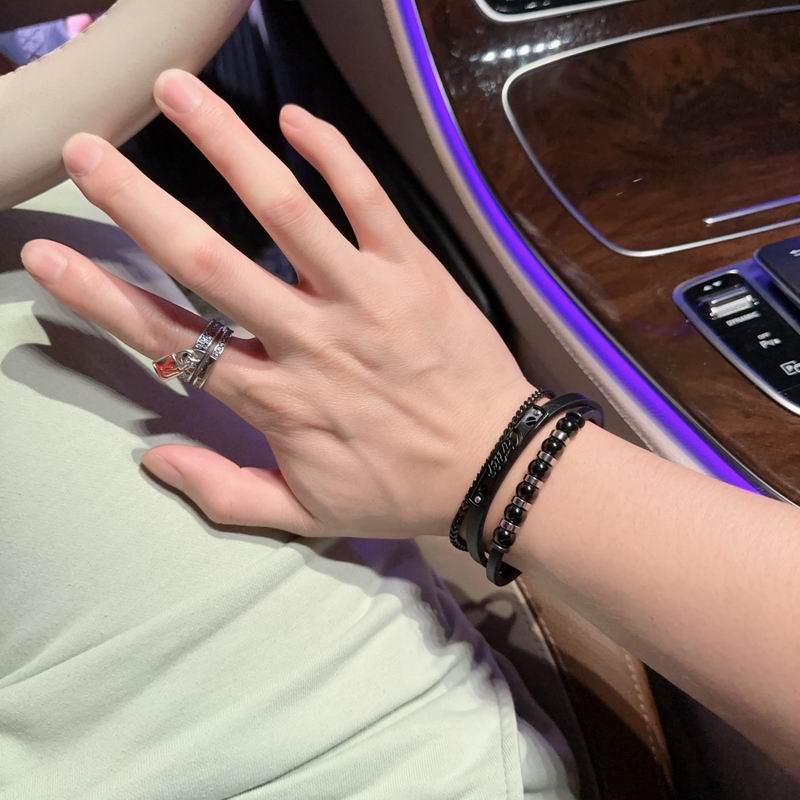 Cartier bracelet 03lyh244 (1)