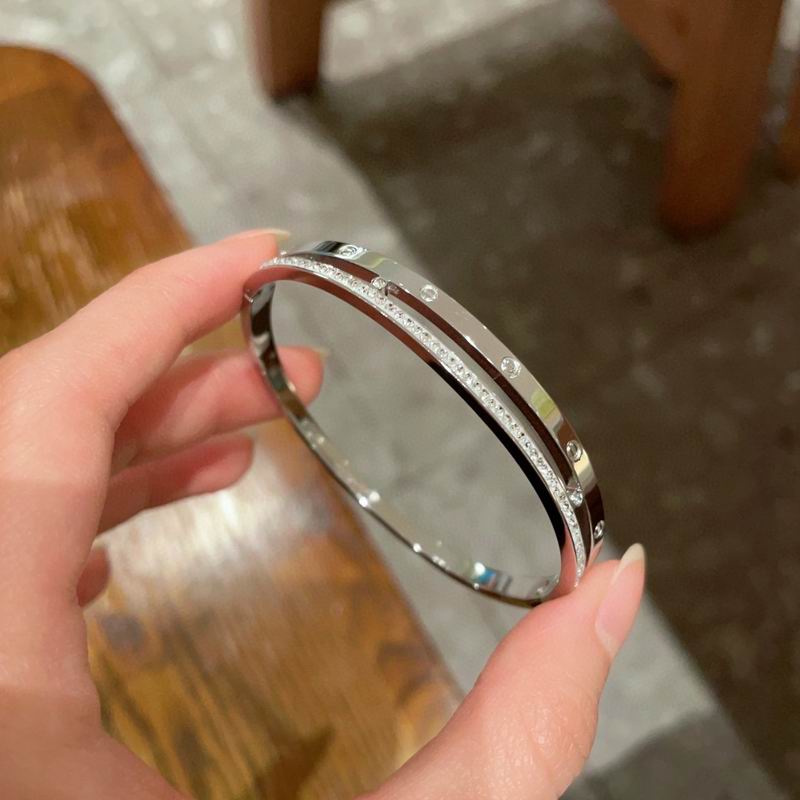 Cartier bracelet 05yxh08 (1)