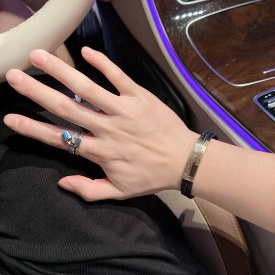 Cartier bracelet 11lyh180 (1)