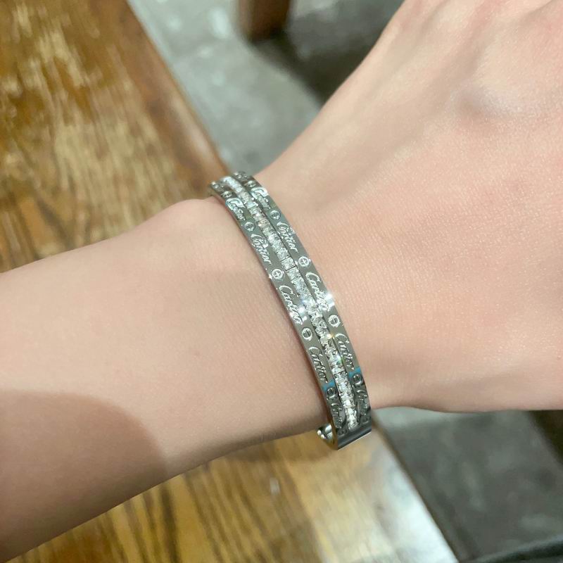 Cartier bracelet 06yxh10 (1)