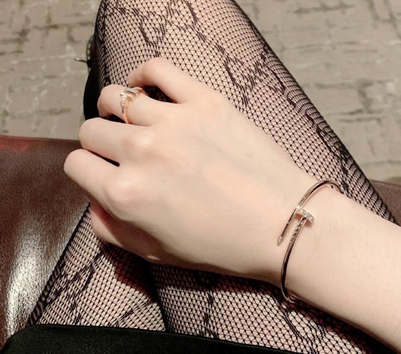 Cartier bracelet 09lyx9 (9)