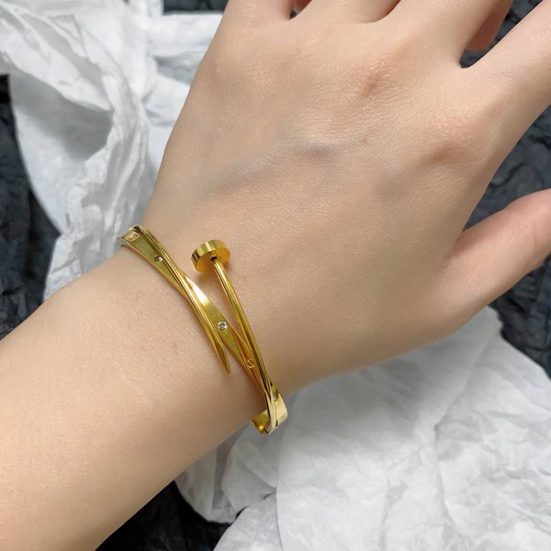 Cartier bracelet 09lyx3 (9)