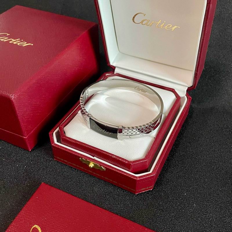 Cartier bracelet 06yxh08 (1)