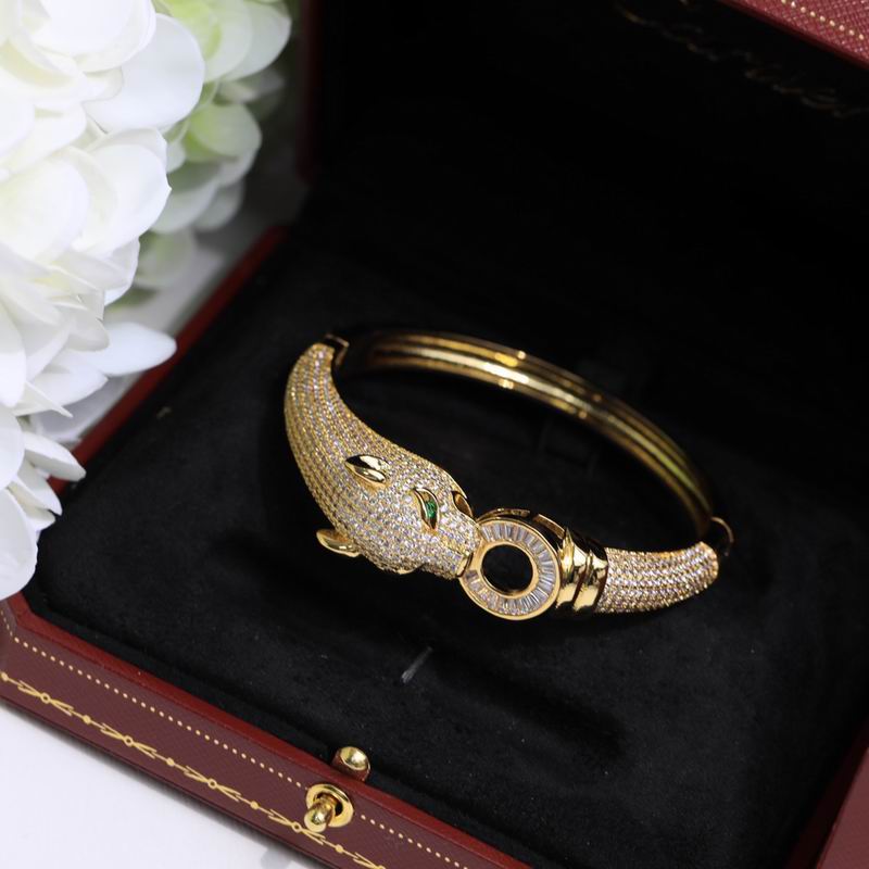 Cartier bracelet 11lyx37 (9)