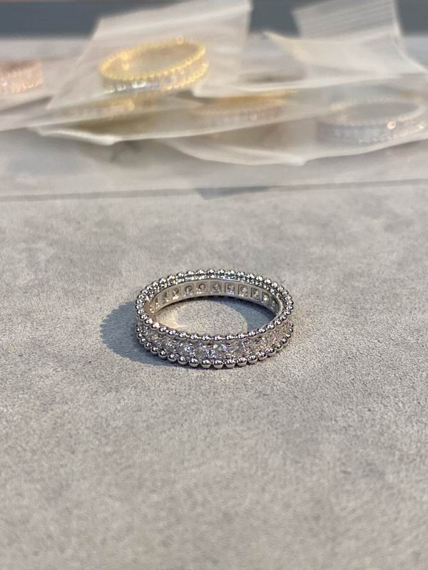 Van Cleef & Arpels ring 03lyh31 (1)