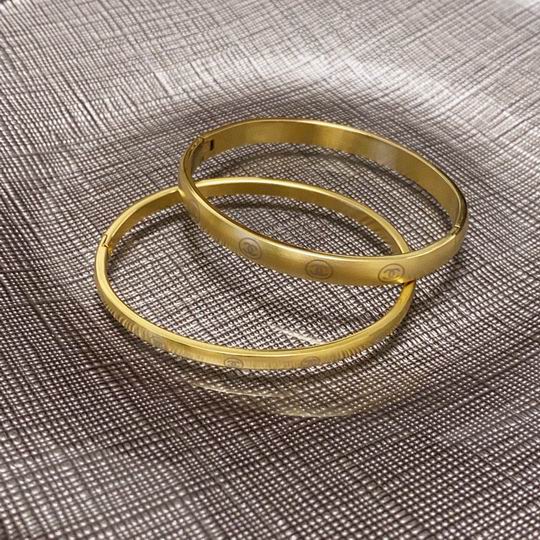 Chanel bracelet 11lyh120 (1)