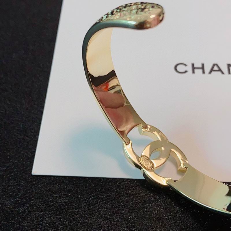 Chanel bracelet 07yxh02 (1)