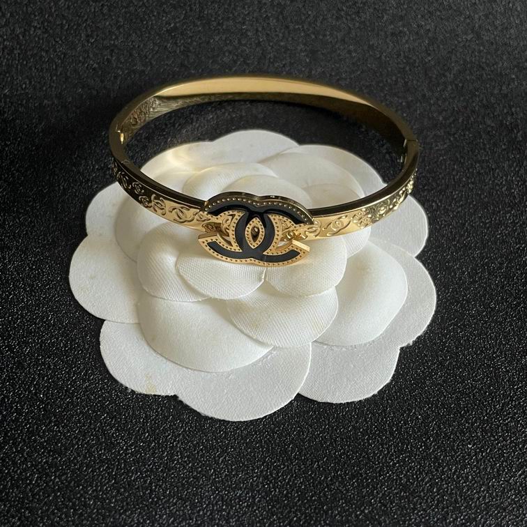 Chanel bracelet 12lyh01 (1)