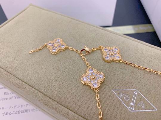 Van Cleef & Arpels necklace 01lyh41 (1)