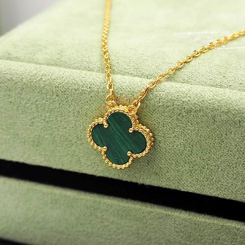 Van Cleef & Arpels necklace 12lyh38 (1)