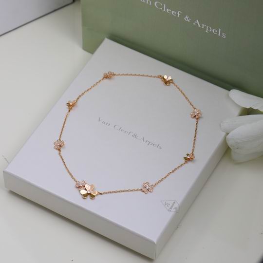 Van Cleef & Arpels necklace 04lyh32 (1)