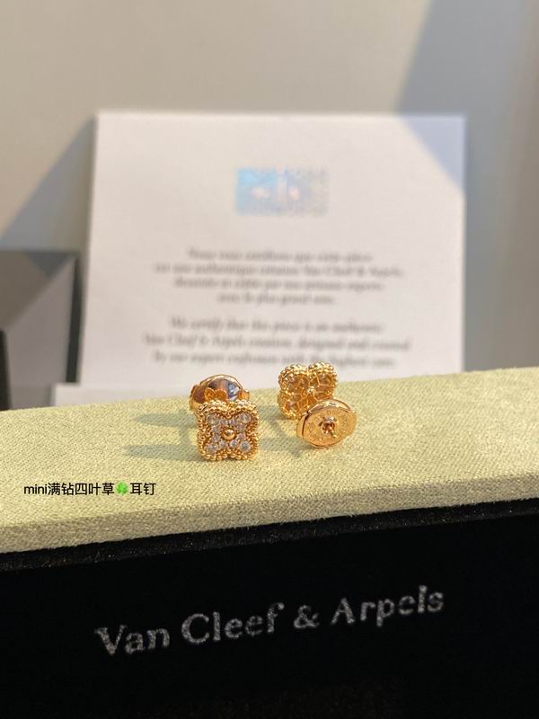 Van Cleef & Arpels earring 03lyh23 (1)