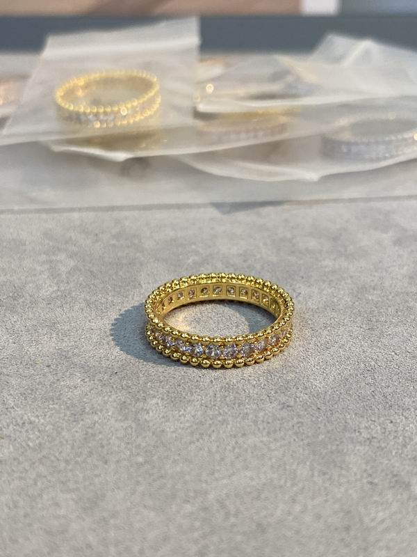 Van Cleef & Arpels ring 03lyh31 (1)