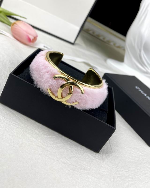 Chanel bracelet 1lyx3 (8)