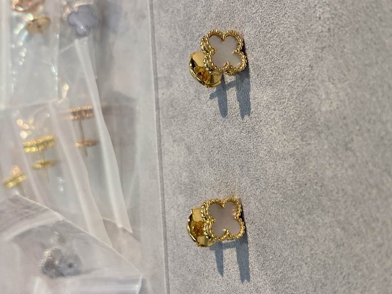 Van Cleef & Arpels earring 03lyh44 (1)