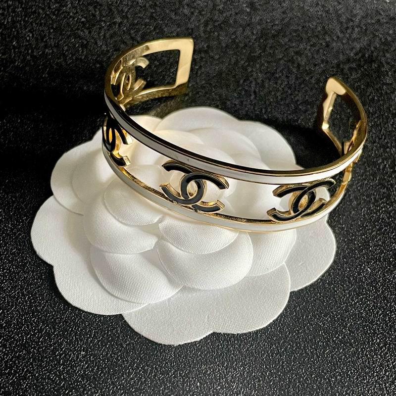 Chanel bracelet 05yxh16 (1)
