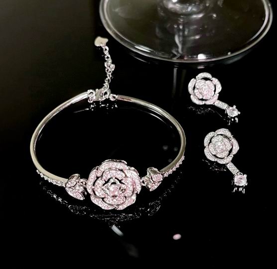 Chanel bracelet 12lyh52 (1)