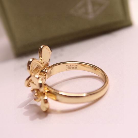 Van Cleef & Arpels ring 04lyh09 (1)