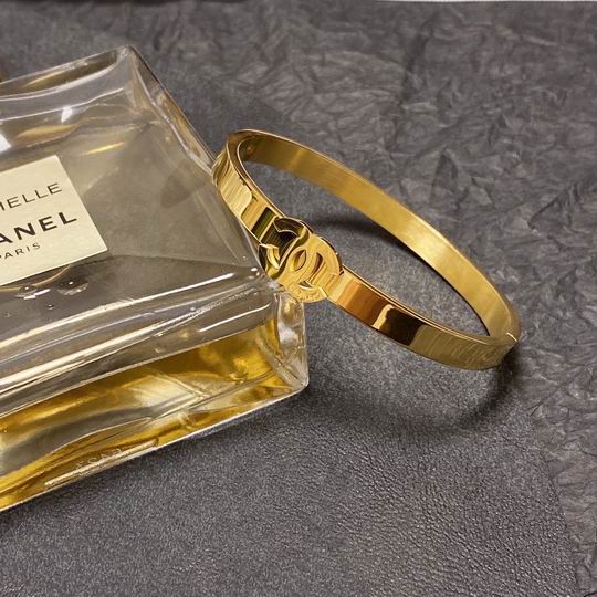 Chanel bracelet 11lyh127 (1)