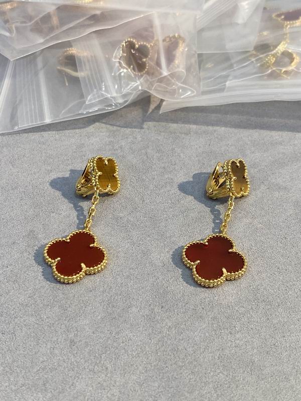 Van Cleef & Arpels earring 03lyh35 (1)