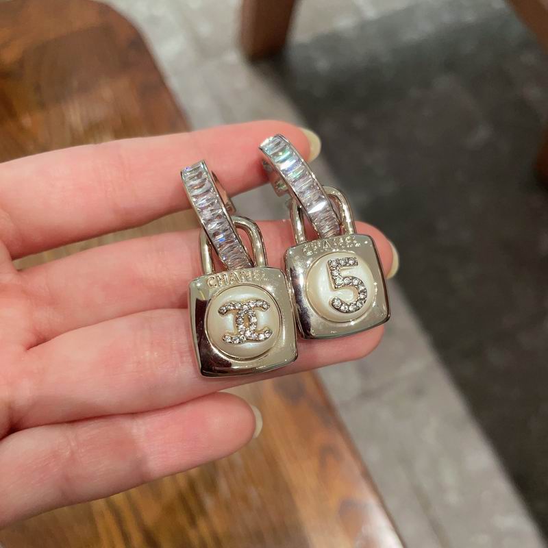 Chanel Earring 07yxh58 (1)