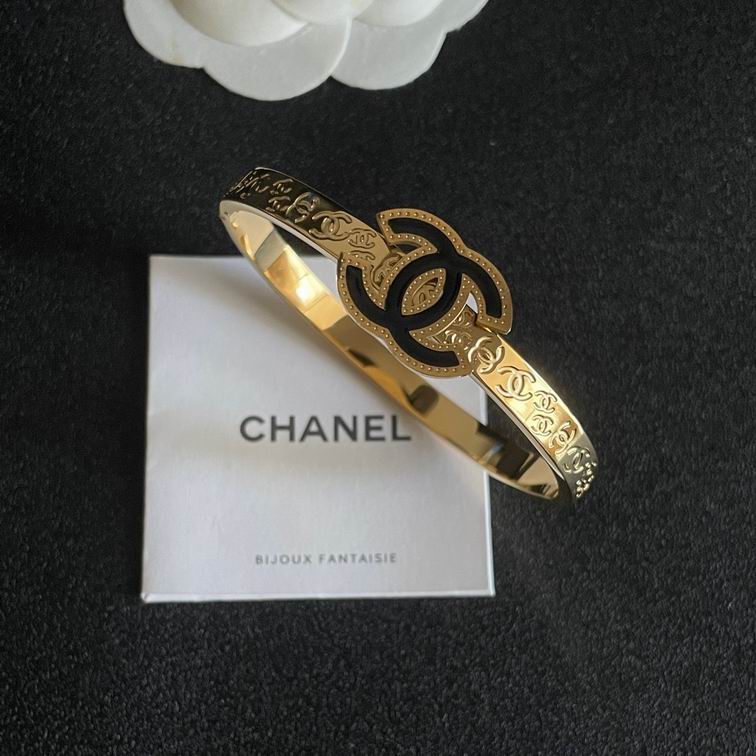 Chanel bracelet 12lyh01 (1)