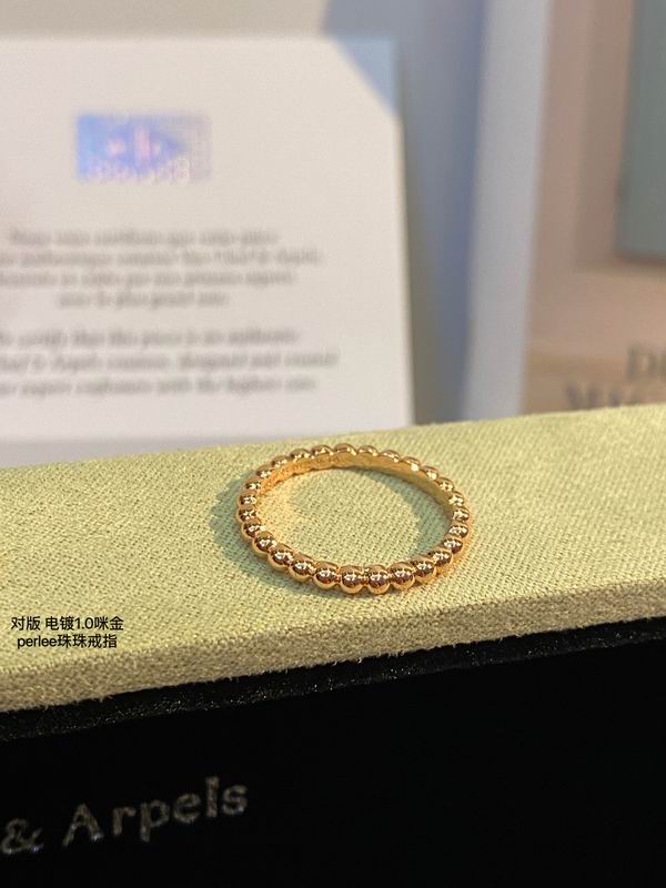 Van Cleef & Arpels ring 03lyh22 (1)