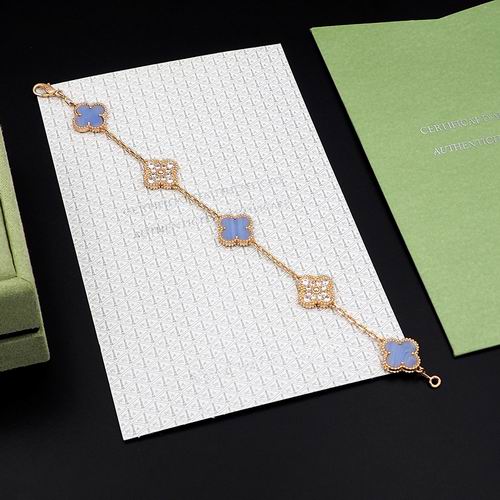 Van Cleef & Arpels bracelet 12lyh38 (1)