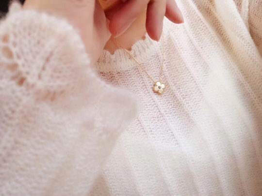 Van Cleef & Arpels necklace 04lyh26 (1)
