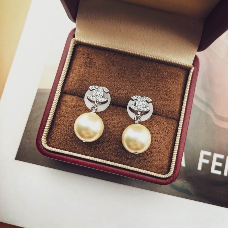 Chanel Earring 06yxh82 (1)