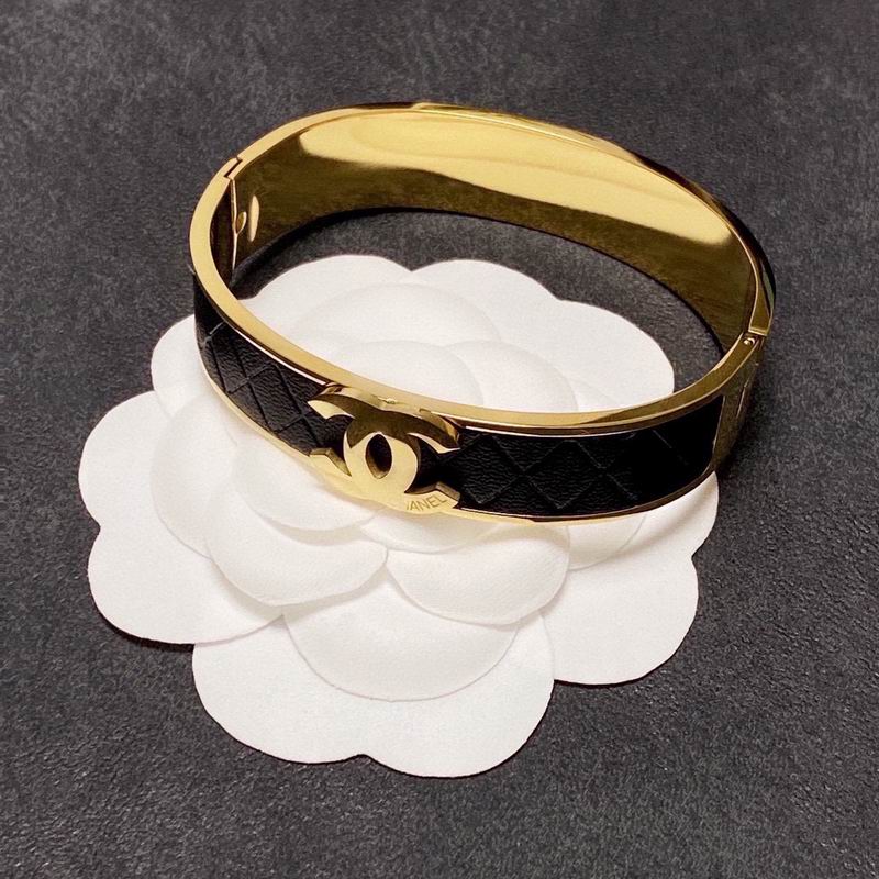 Chanel bracelet 2lyx37 (9)