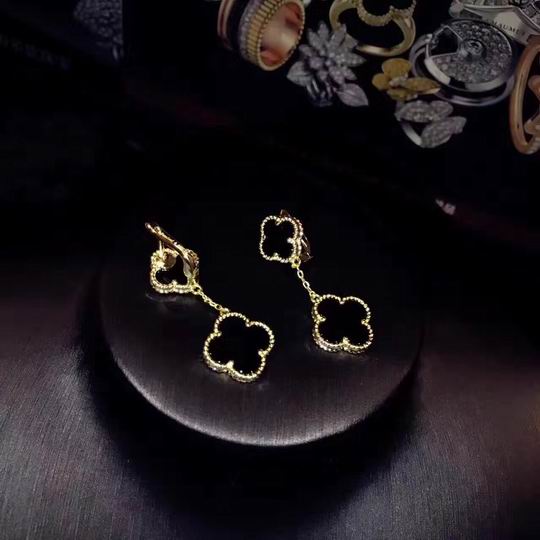 Van Cleef & Arpels earring 05lyh17 (1)