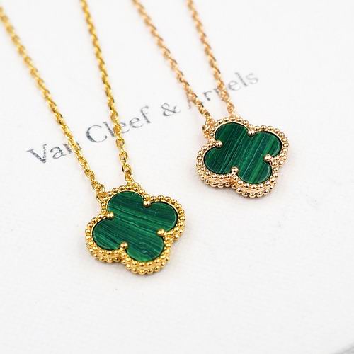 Van Cleef & Arpels necklace 12lyh38 (1)