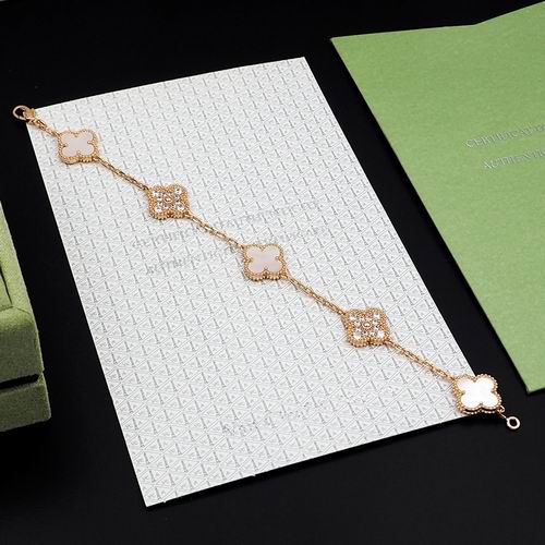 Van Cleef & Arpels bracelet 12lyh38 (1)