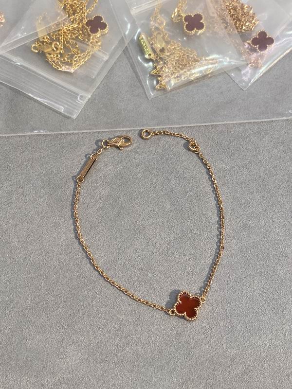 Van Cleef & Arpels bracelet 03lyh54 (1)