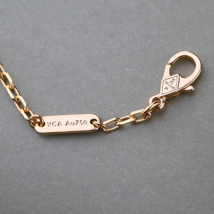 Van Cleef & Arpels necklace 04lyh23 (1)