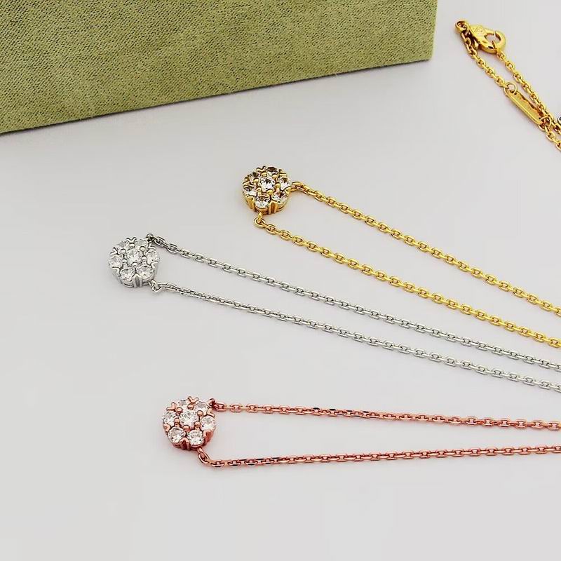 Van Cleef & Arpels necklace 04yxh02 (1)