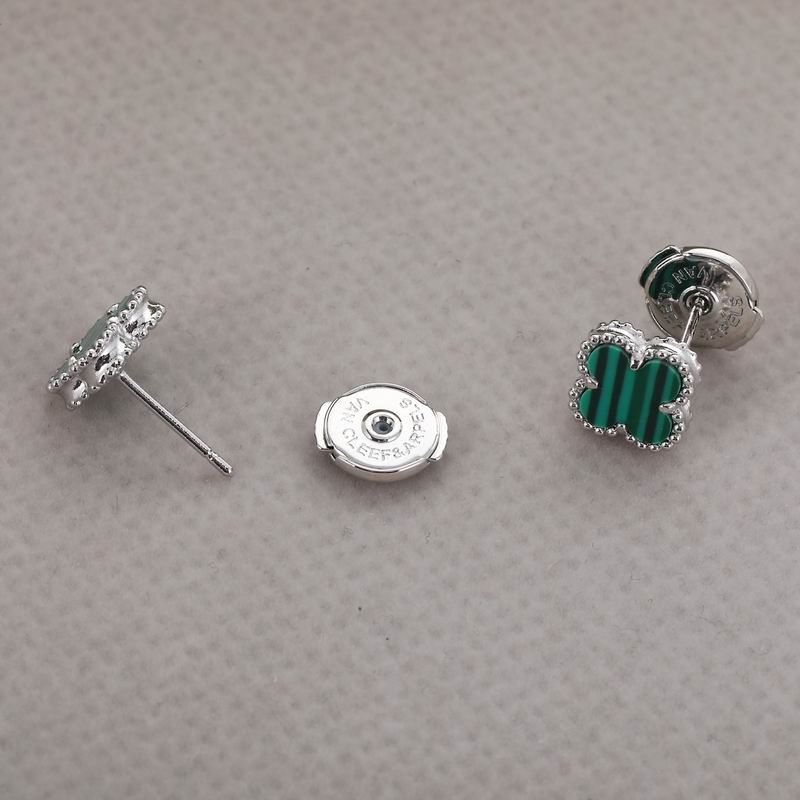 Van Cleef & Arpels earring 05yxh05 (1)