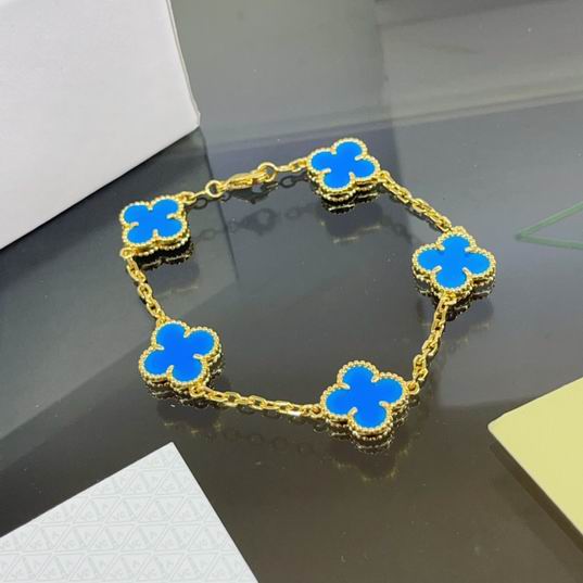 Van Cleef & Arpels bracelet 07lyh35 (1)