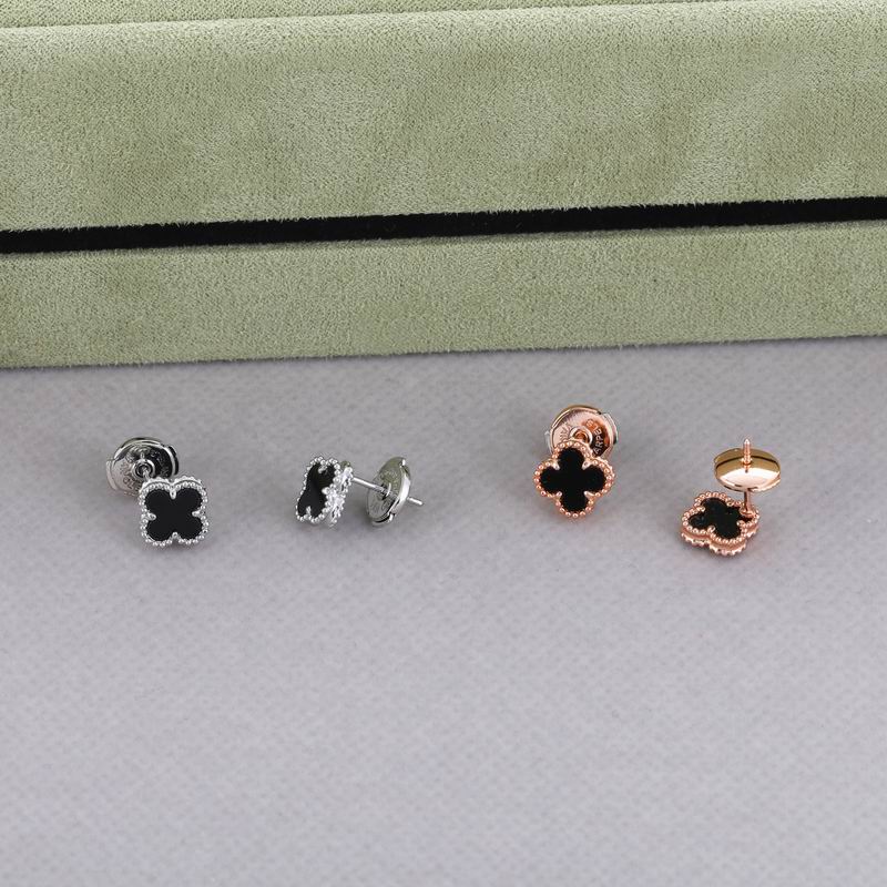 Van Cleef & Arpels earring 05yxh07 (1)