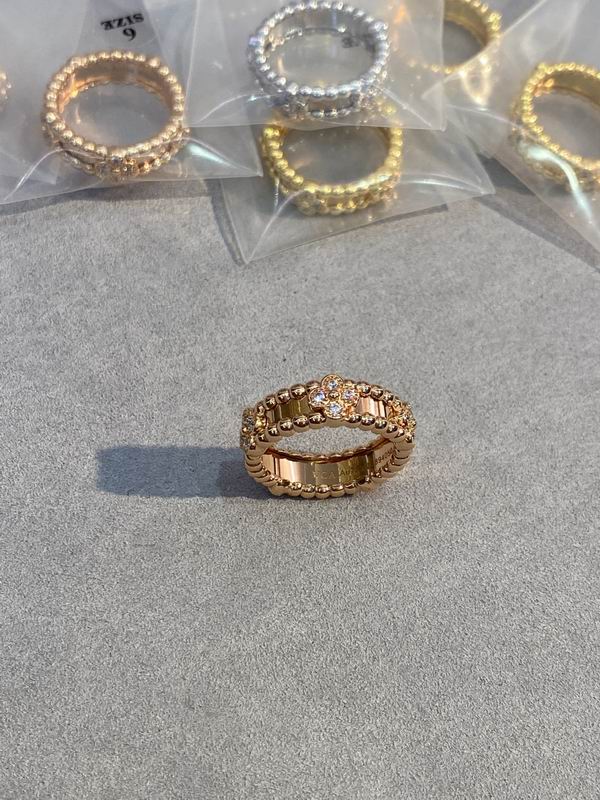 Van Cleef & Arpels ring 03lyh29 (1)