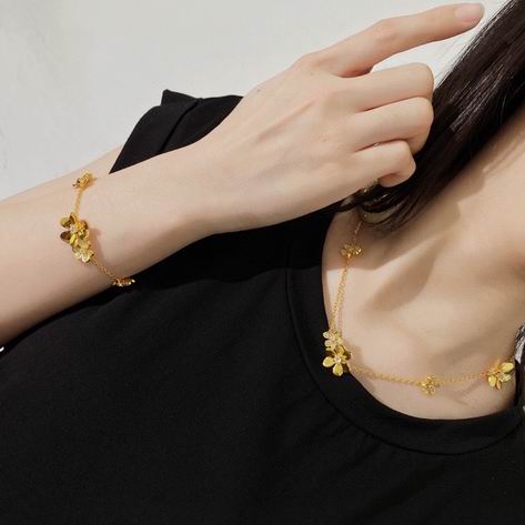 Van Cleef & Arpels bracelet 04lyh23 (1)
