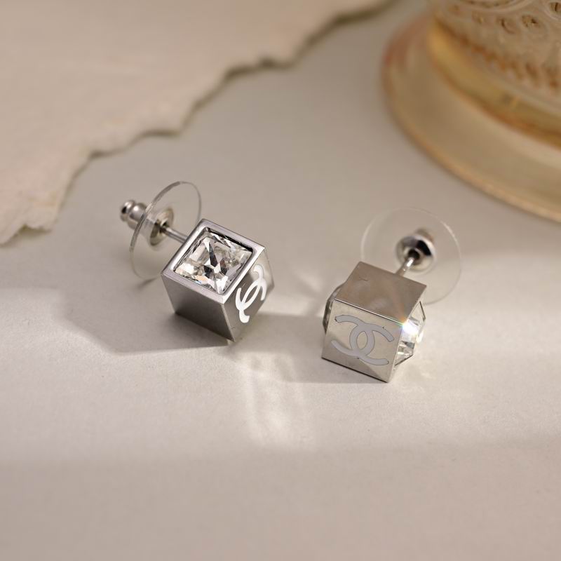 Chanel Earring 06yxh52 (1)